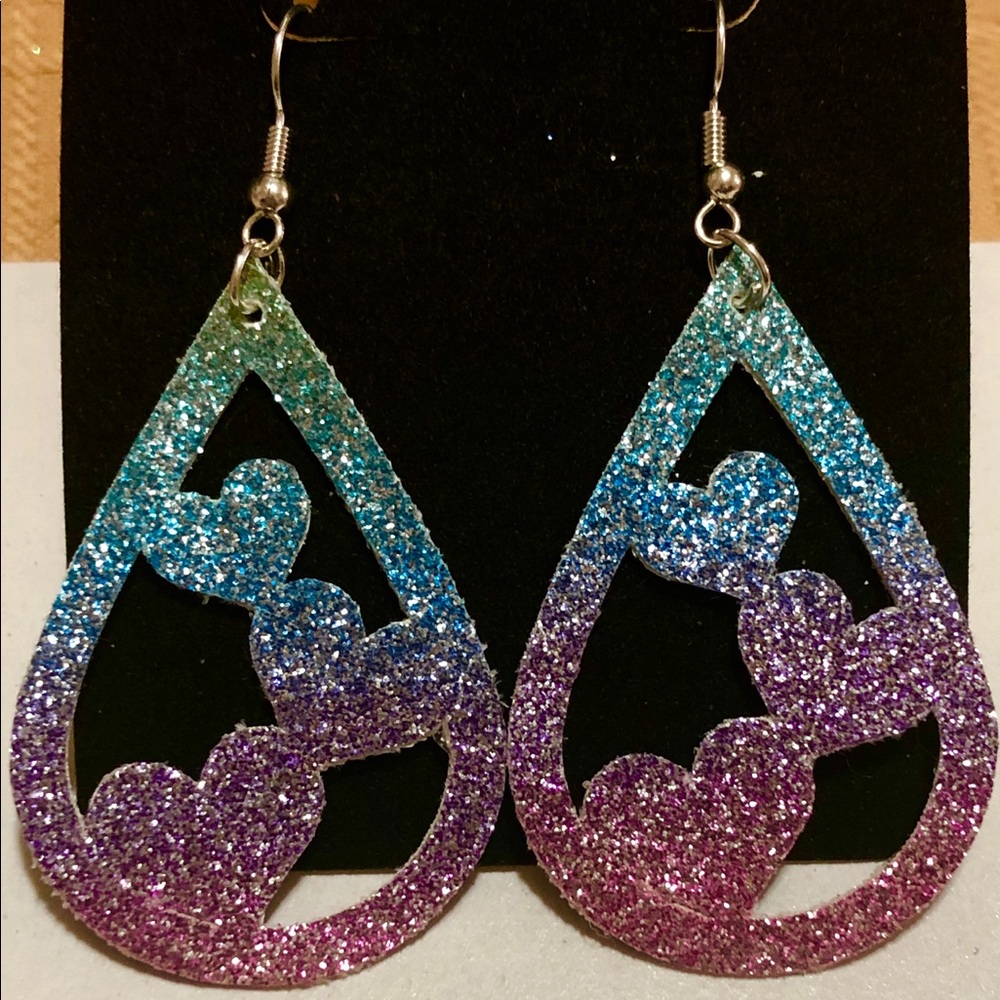 HEART LEATHER EARRINGS